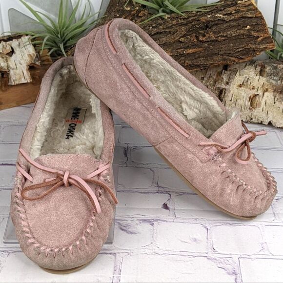 Minnetonka Rose Pink Suede Faux Fur Slipper - Picture 1 of 9